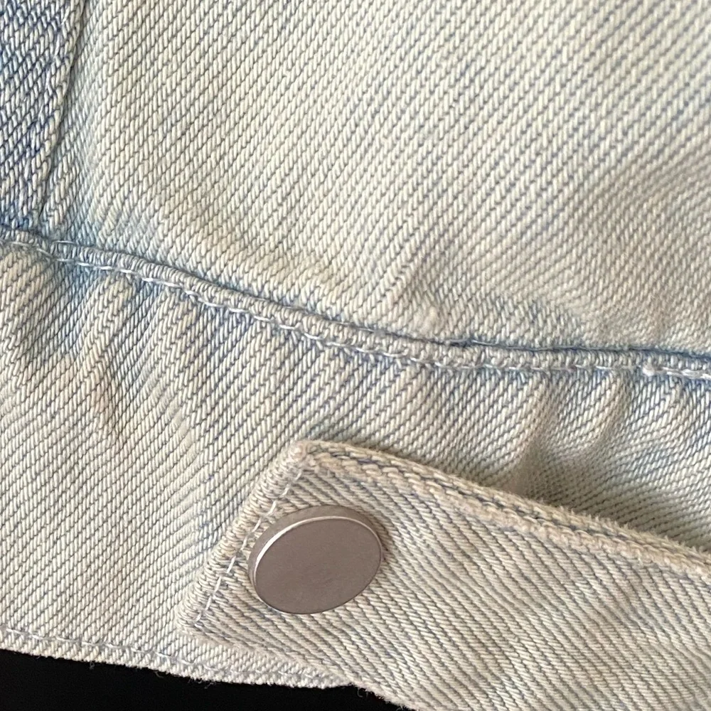 Elegant Glitter Light Blue Denim Jacket with Glitter Accents - Picture 6 of 6